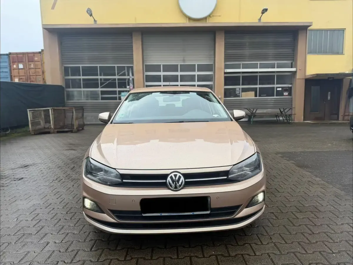 Gebraucht VW Polo Comfortline 75 PS (55 kW) 2018 Orange Kleinwagen