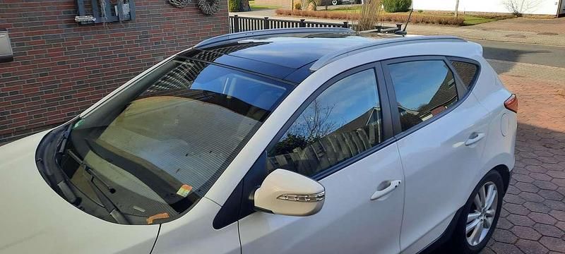 Gebraucht Hyundai ix35 Premium 163 PS (119 kW) 2012 Weiß SUV