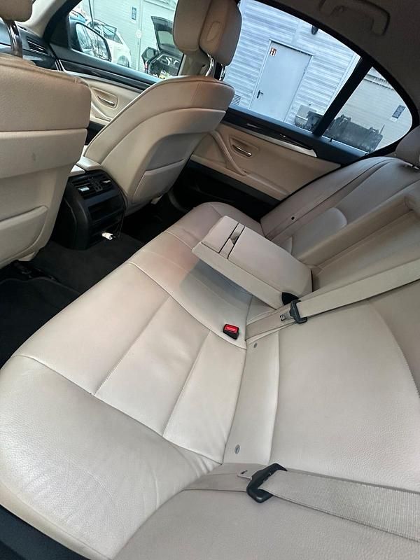 Gebraucht BMW 530 245 PS (180 kW) 2011 Limousine