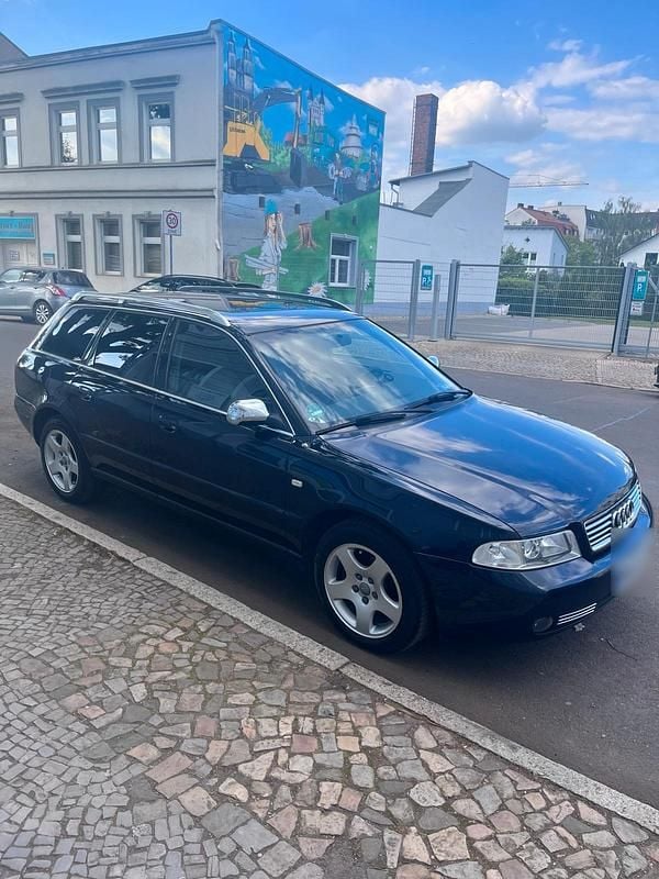 Gebraucht Audi A4 125 PS (91 kW) 2000 Blau Kombi