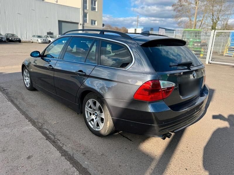 Gebraucht BMW 325 208 PS (152 kW) 2006 Grau Kombi