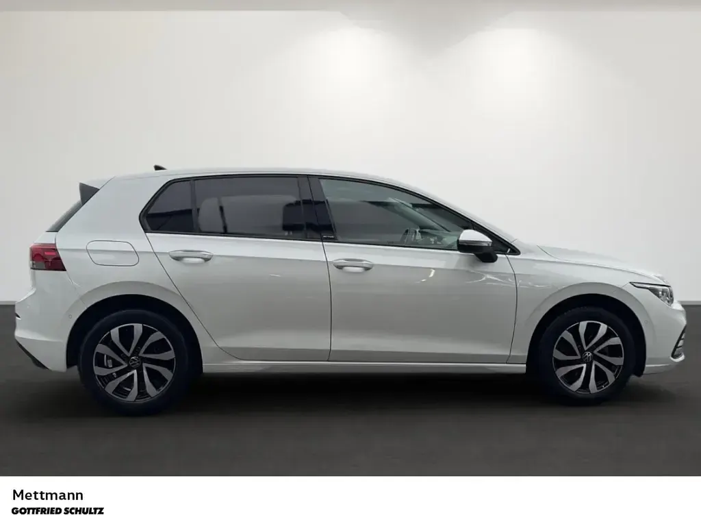 Usata VW Golf VIII Active 150 CV (110 kW) 2023 Bianco Berlina