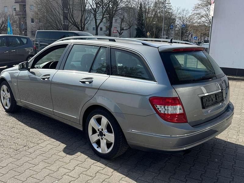 Gebraucht Mercedes C180 156 PS (114 kW) 2010 Palladiumsilber  metalliclack Kombi