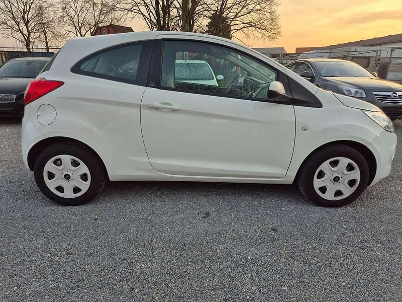 Gebraucht Ford Ka 69 PS (50 kW) 2011 Crystalweiß Kleinwagen
