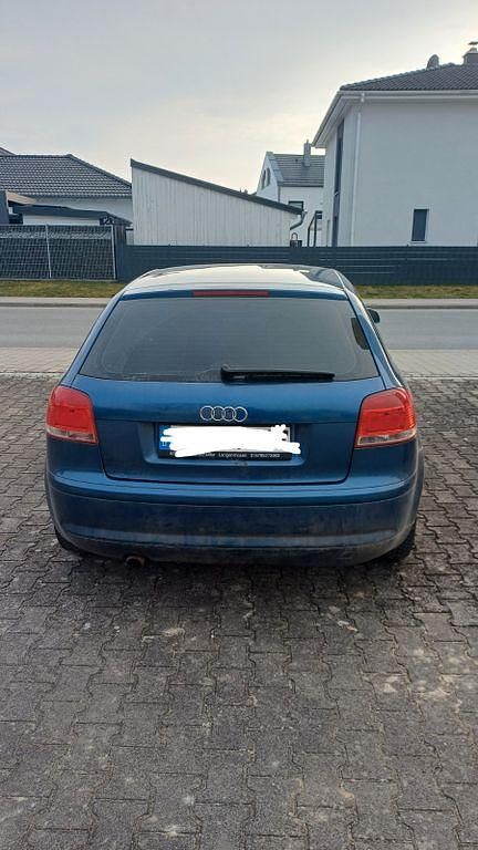 Gebraucht Audi A3 Attraction 116 PS (85 kW) 2004 Blau Kleinwagen