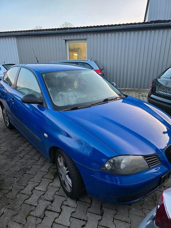 Blau Gebraucht 2005 Seat Ibiza Kleinwagen | 350 € (Superpreis) - Bild 1/4