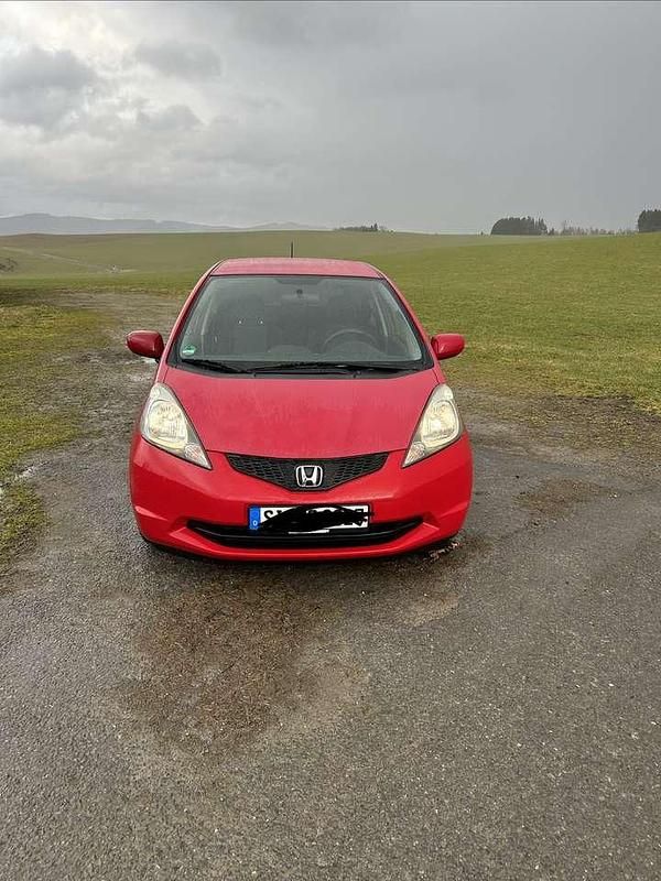 Gebraucht Honda Jazz Trend 90 PS (66 kW) 2011 Rot Kleinwagen