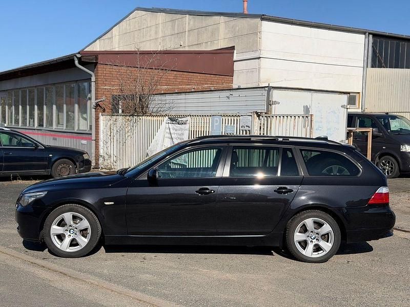 Gebraucht BMW 525 Lifestyle 197 PS (144 kW) 2009 Schwarz Kombi