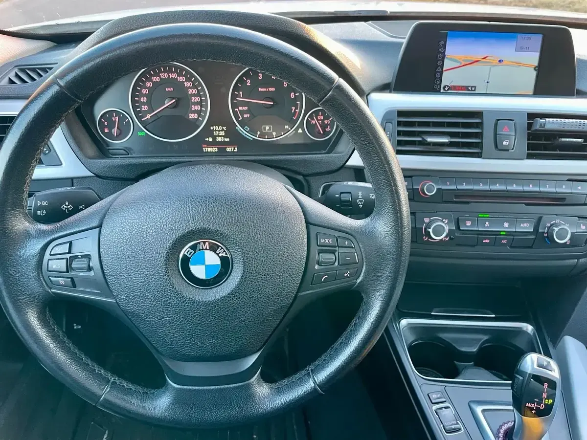 Gebraucht BMW 328 248 PS (182 kW) 2012 Weiß Kombi