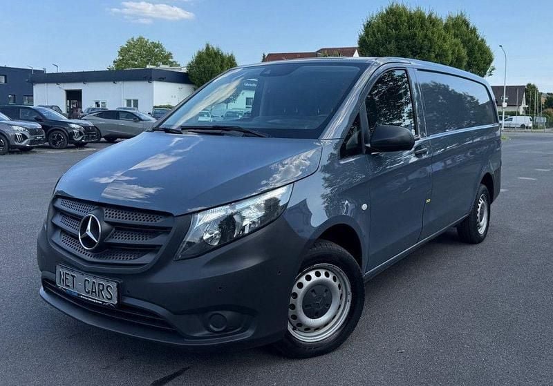 Grau Gebraucht 2020 Mercedes Vito Van | 18.850 € (Fairer Preis) - Bild 1/3