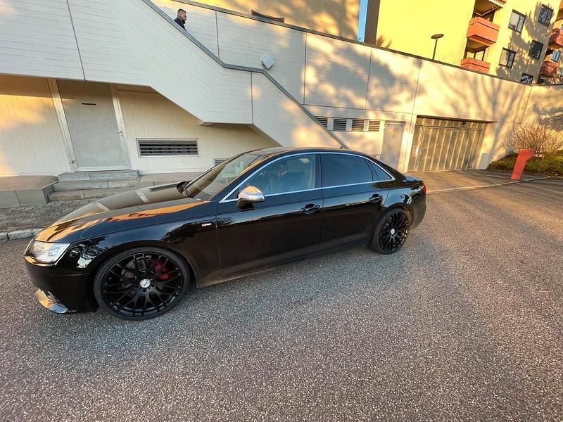 Schwarz Gebraucht 2016 Audi A4 Comfort Limousine | 18.500 € (Teuer) - Bild 1/4