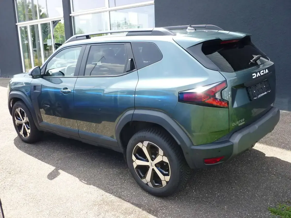 Gebraucht Dacia Duster Journey 141 PS (103 kW) 2025 Zedergrünmetallicmetallic SUV