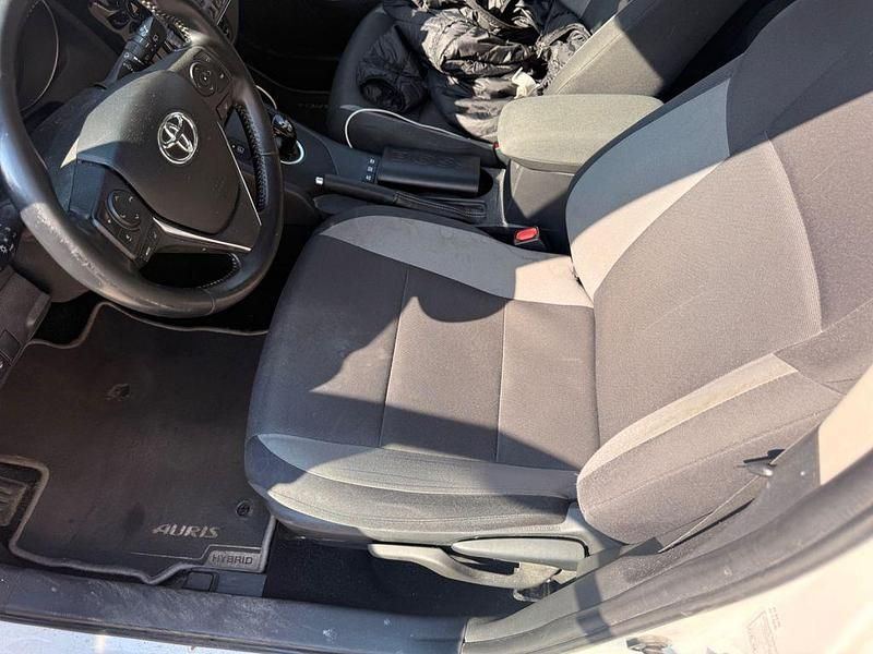 Gebraucht Toyota Auris 116 PS (85 kW) 2018 Weiß Kombi