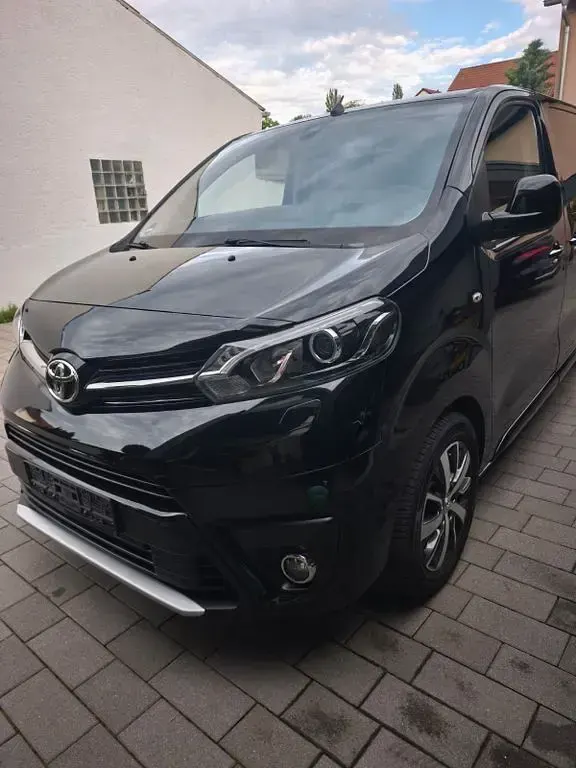 Gebraucht Toyota Proace Executive 177 PS (130 kW) 2020 Schwarz Van / Kleinbus