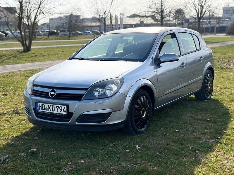 Gebraucht Opel Astra 101 PS (74 kW) 2005 Grau Limousine