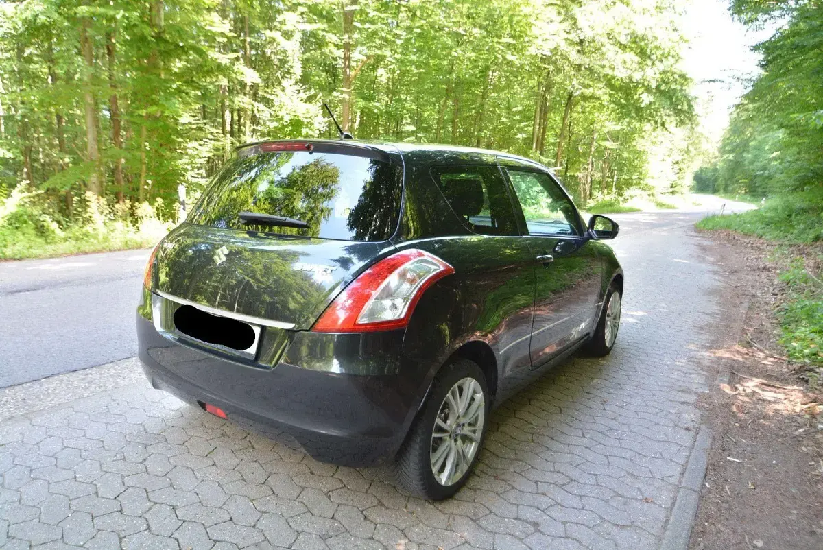 Gebraucht Suzuki Swift Comfort 94 PS (69 kW) 2014 Schwarz Kleinwagen