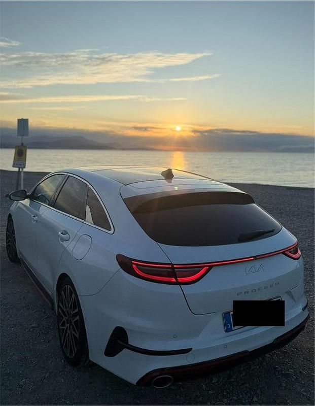 Gebraucht Kia ProCeed GT 204 PS (150 kW) 2023 Weiß Kombi
