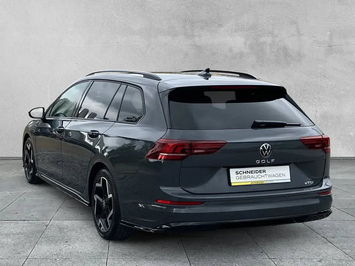Gebraucht VW Golf VIII R-line 150 PS (110 kW) 2025 Grau Kombi