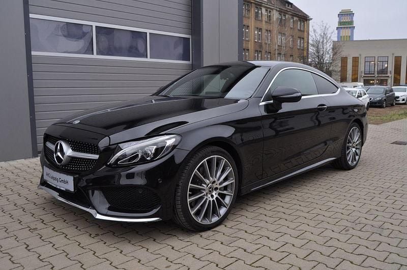 Schwarz Gebraucht 2018 Mercedes C250 AMG line Coupé | 25.890 € (Fairer Preis) - Bild 1/4