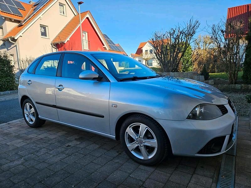 Silber Gebraucht 2008 Seat Ibiza Kleinwagen | 2.690 € (Etwas zu teuer) - Bild 1/4