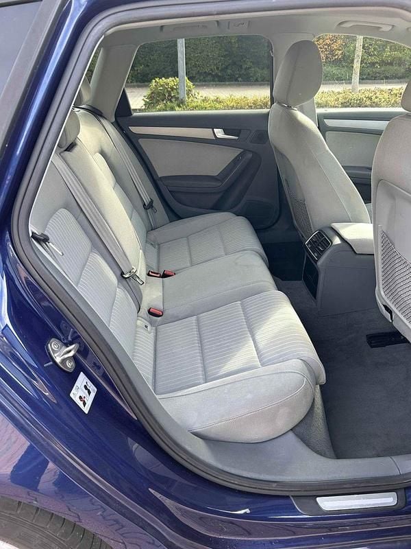 Gebraucht Audi A4 Ambiente 170 PS (125 kW) 2013 Blau Kombi