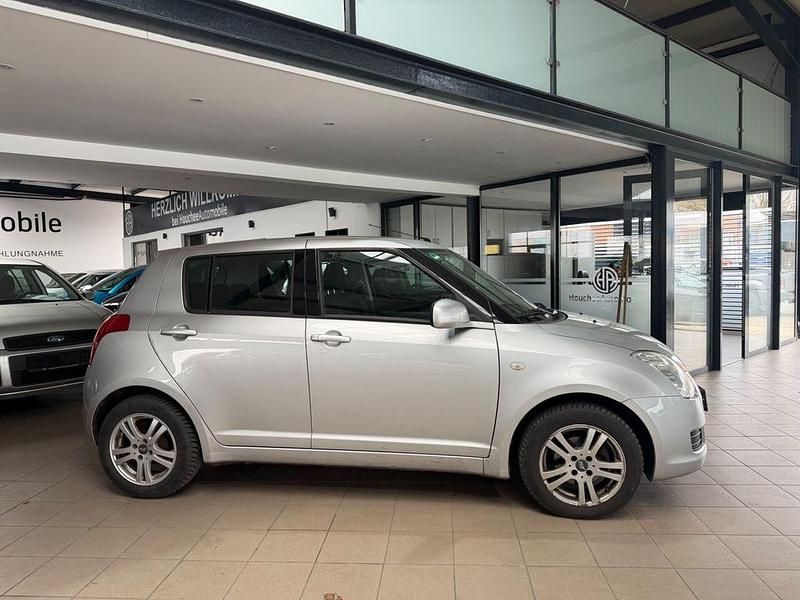 Gebraucht Suzuki Swift Snow 92 PS (67 kW) 2010 Silber Kleinwagen