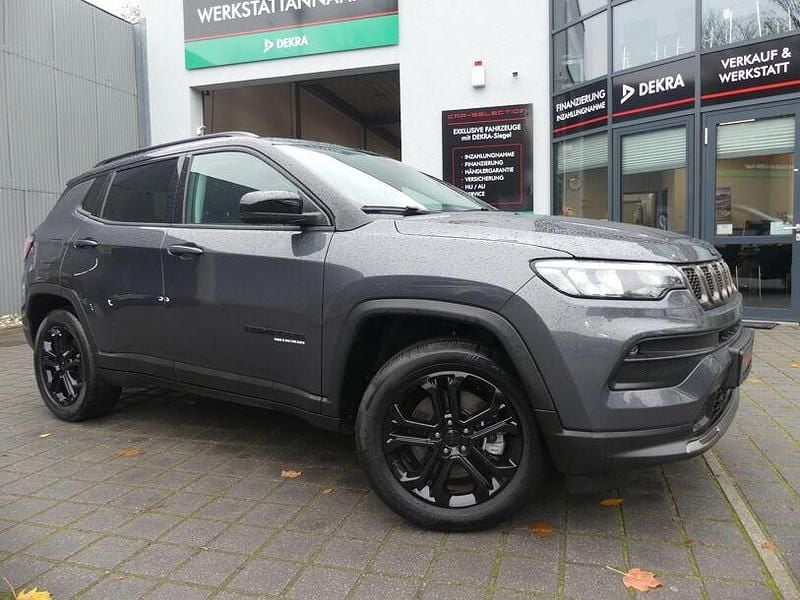 Graphitgrau metallic (metallic) Gebraucht 2023 Jeep Compass SUV | 24.800 € (Superpreis) - Bild 1/4