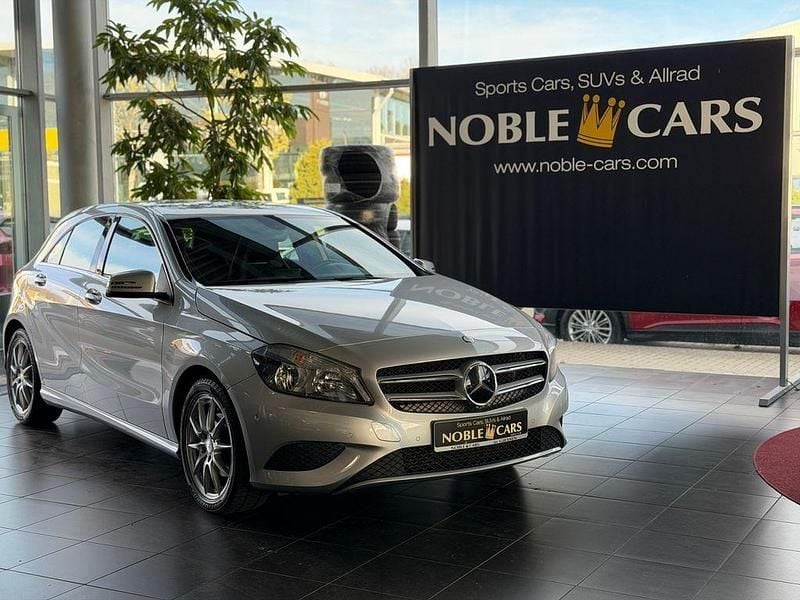 Gebraucht Mercedes A180 122 PS (89 kW) 2013 Silber (metallic) Limousine