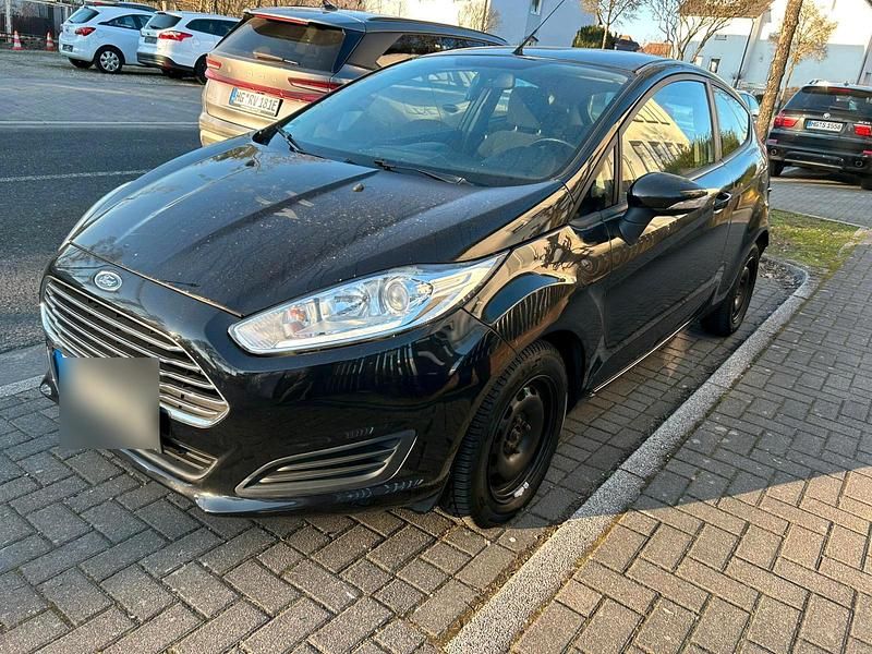 Gebraucht Ford Fiesta 95 PS (69 kW) 2015 Schwarz Kleinwagen