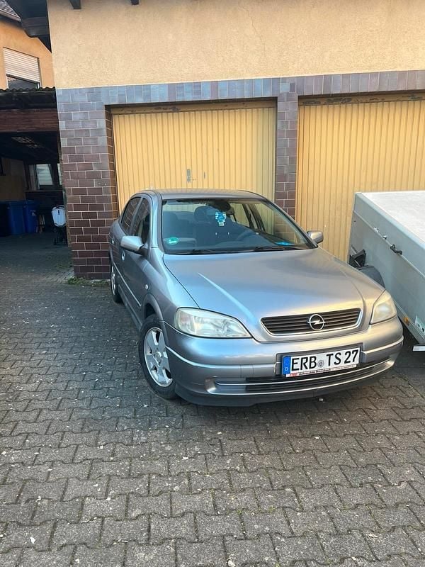 Gebraucht Opel Astra 101 PS (74 kW) 2003 Silber Kleinwagen