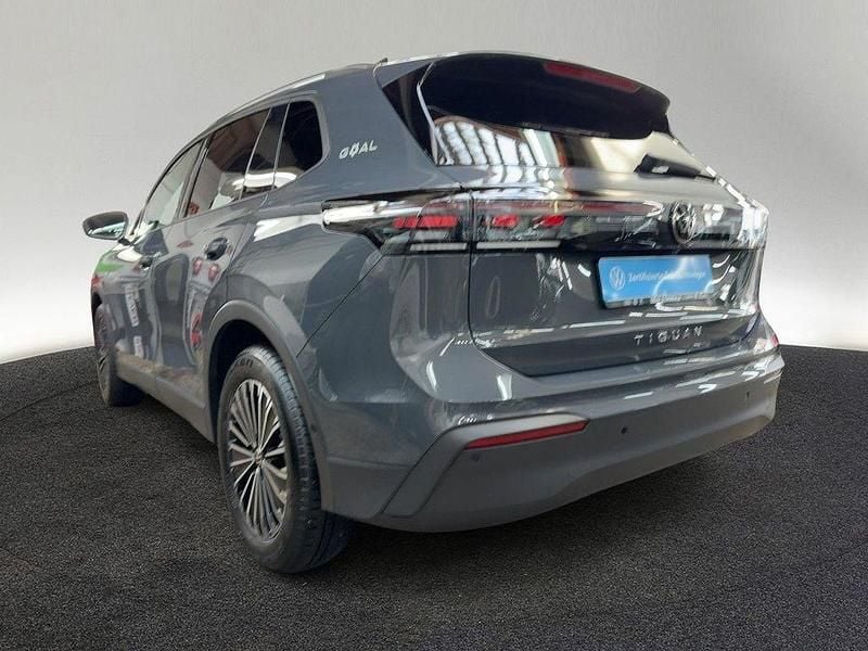 Gebraucht VW Tiguan Goal 150 PS (110 kW) 2025 Delfingrau metallic SUV