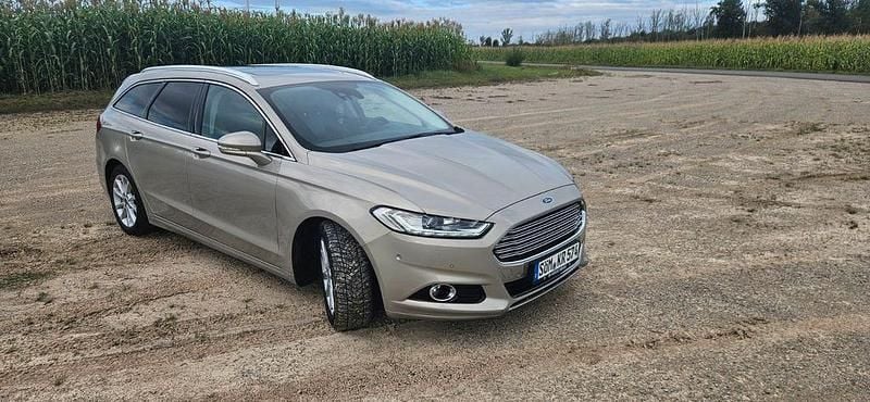Gebraucht Ford Mondeo Titanium 179 PS (131 kW) 2015 Gold Limousine