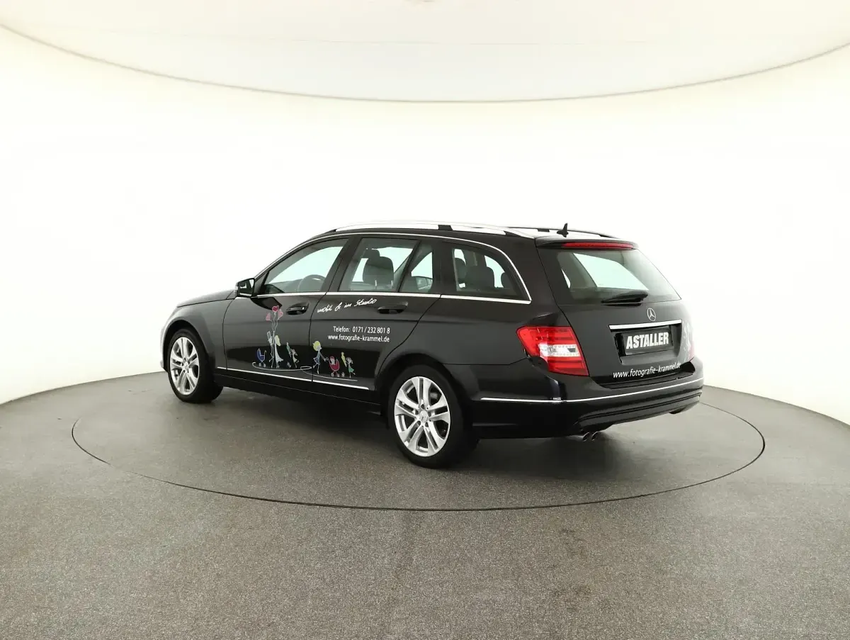 Gebraucht Mercedes C180 Avantgarde 156 PS (114 kW) 2012 Metalliclack obsidianschwarz m (metallic) Kombi