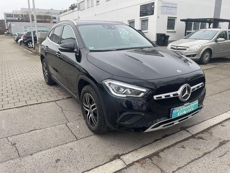 Gebraucht Mercedes GLA220 190 PS (139 kW) 2022 Schwarz SUV