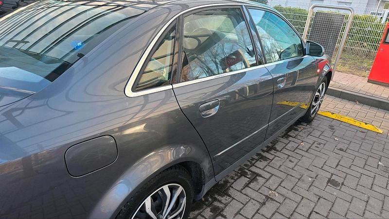 Gebraucht Audi A4 131 PS (96 kW) 2001 Grau Limousine