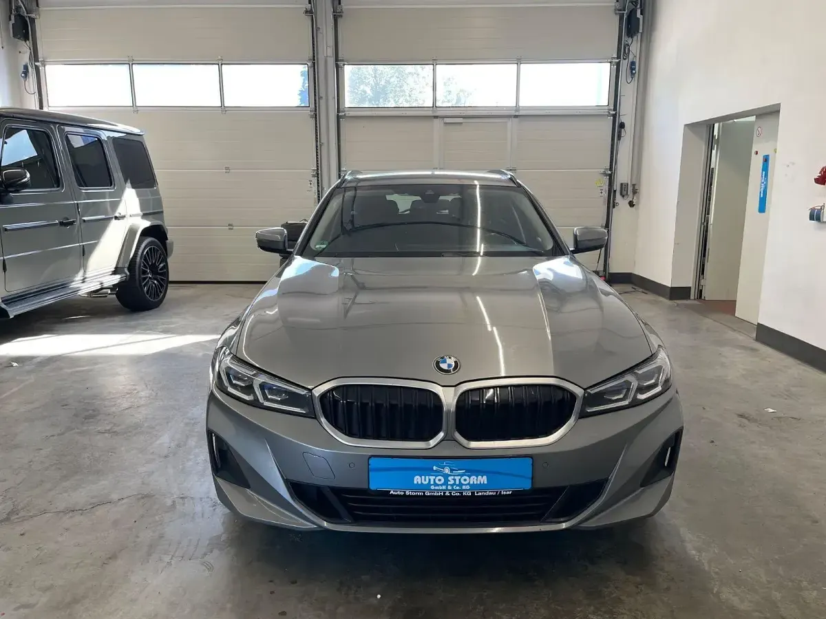 Gebraucht BMW 318 Shadowline 150 PS (110 kW) 2022 Grau Kombi