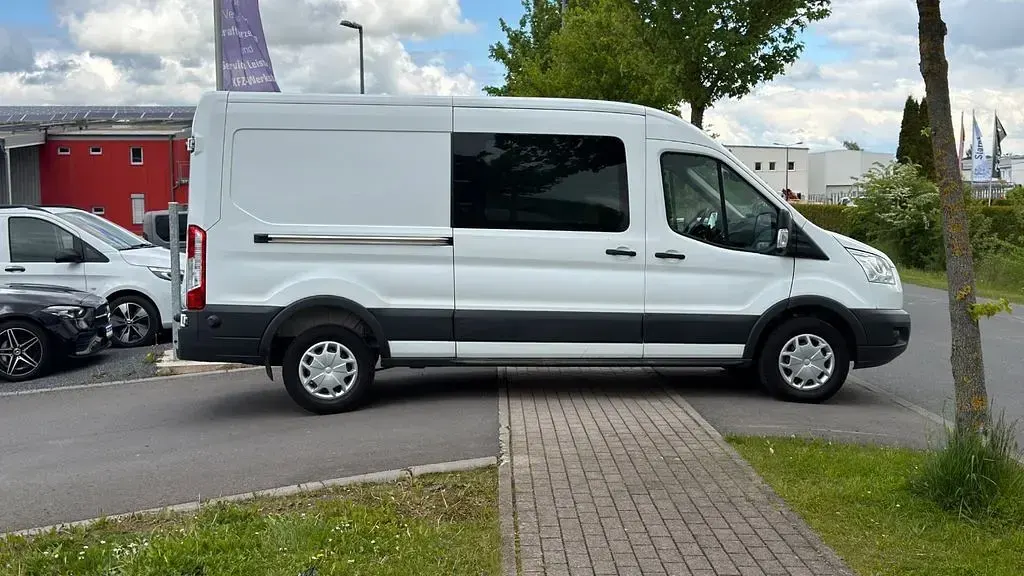 Gebraucht Ford Transit Trend 131 PS (96 kW) 2019 Weiß Van / Kleinbus