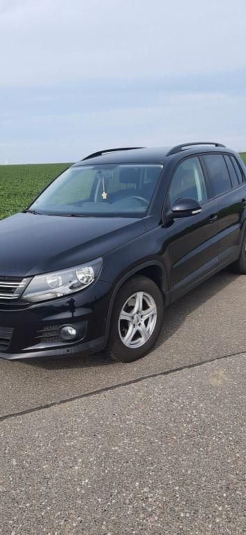 Gebraucht VW Tiguan Trendline 110 PS (80 kW) 2015 Schwarz SUV