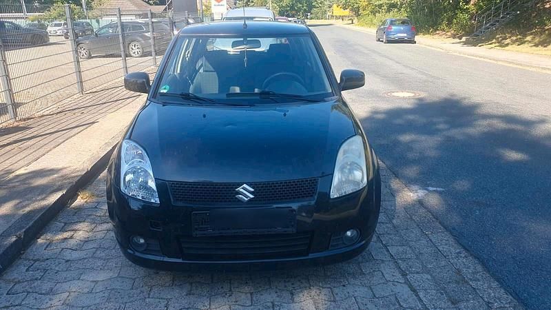 Schwarz Gebraucht 2005 Suzuki Swift Limousine | 1.200 € (Superpreis) - Bild 1/4