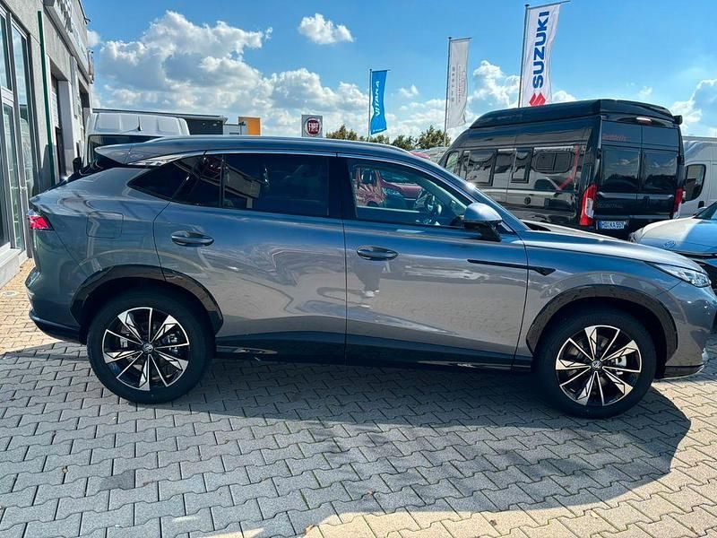 Neu MG HS Luxury 224 PS (164 kW) 2025 Grau SUV