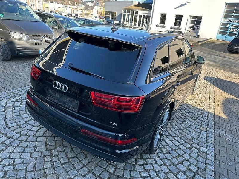 Gebraucht Audi SQ7 Sport 435 PS (319 kW) 2018 Orcaschwarz metallic (metallic) SUV