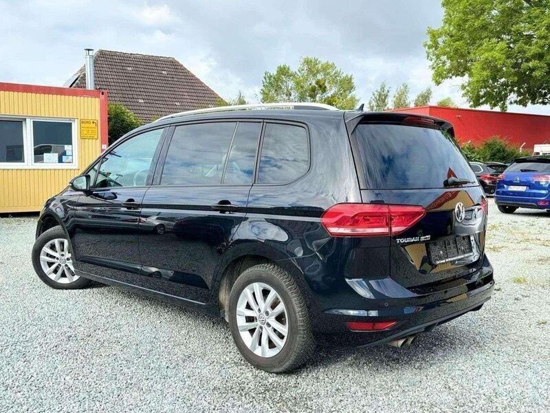 Gebraucht VW Touran Comfortline 150 PS (110 kW) 2016 Schwarz Van / Kleinbus