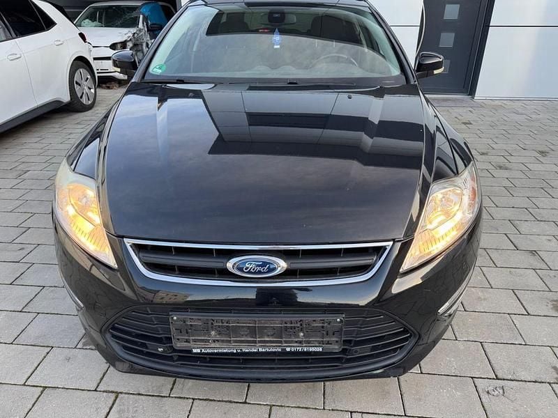 Gebraucht Ford Mondeo 120 PS (88 kW) 2011 Schwarz Limousine