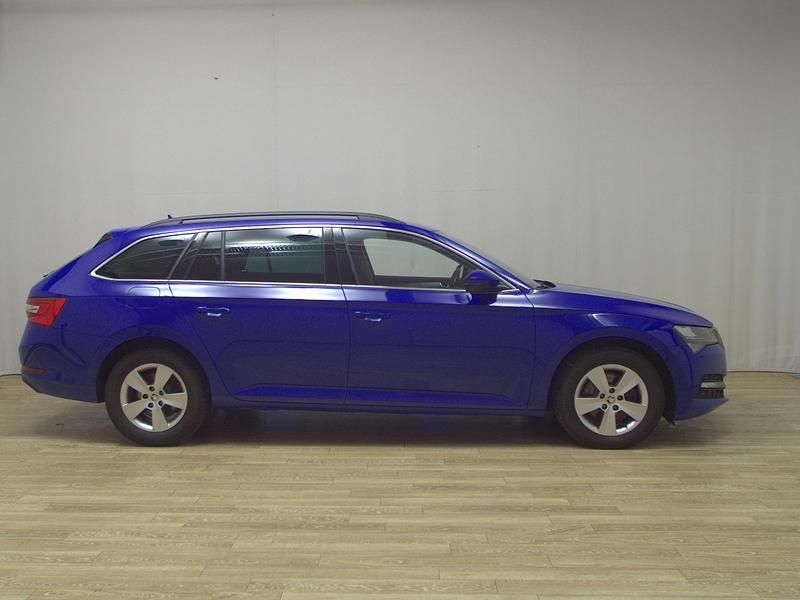 Gebraucht Skoda Superb Ambition 150 PS (110 kW) 2022 Blau Kombi