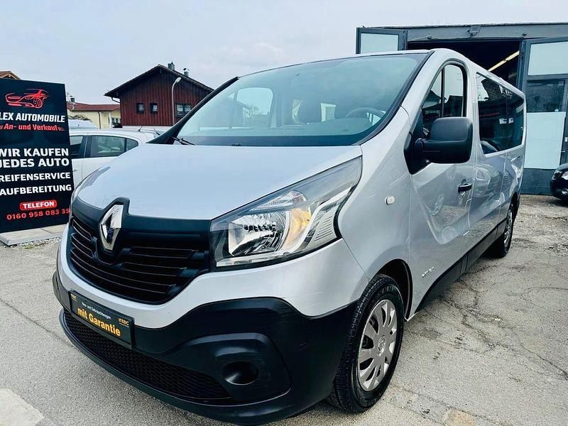 Gebraucht Renault Trafic 125 PS (91 kW) 2015 Silber Van / Kleinbus