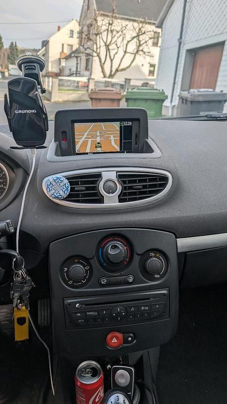 Gebraucht Renault Clio II 105 PS (77 kW) 2011 Blau Kleinwagen