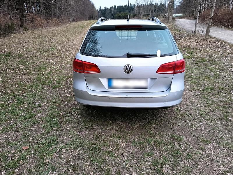 Gebraucht VW Passat 140 PS (102 kW) 2012 Silber Kombi