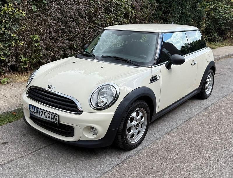 Weiß Gebraucht 2013 Mini ONE Kleinwagen | 4.200 € (Guter Preis) - Bild 1/4