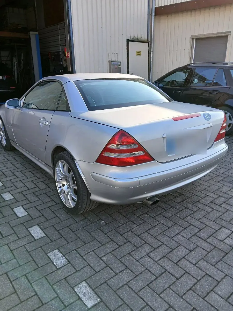 Gebraucht Mercedes SLK200 167 PS (122 kW) 2003 Silber Cabrio