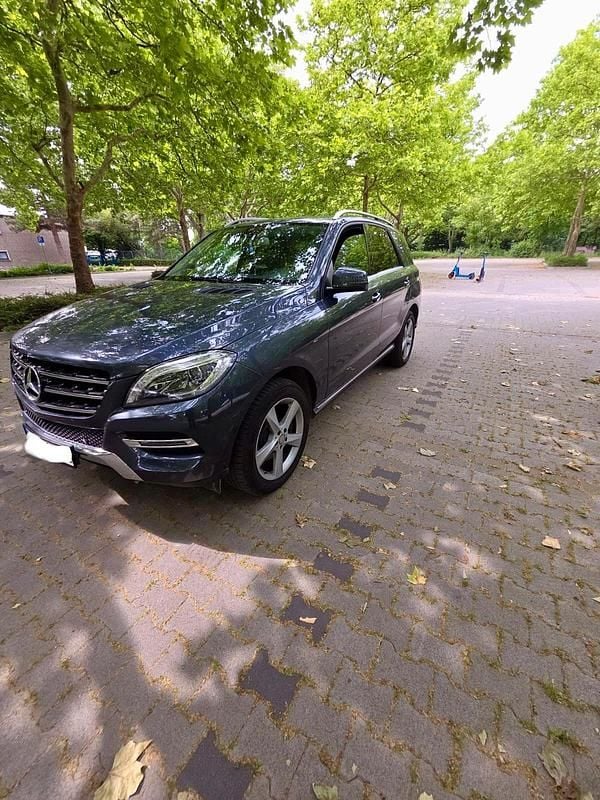 Gebraucht Mercedes ML350 258 PS (189 kW) 2015 Grau SUV